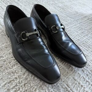 Ferragamo Dinamo Black Leather Loafers